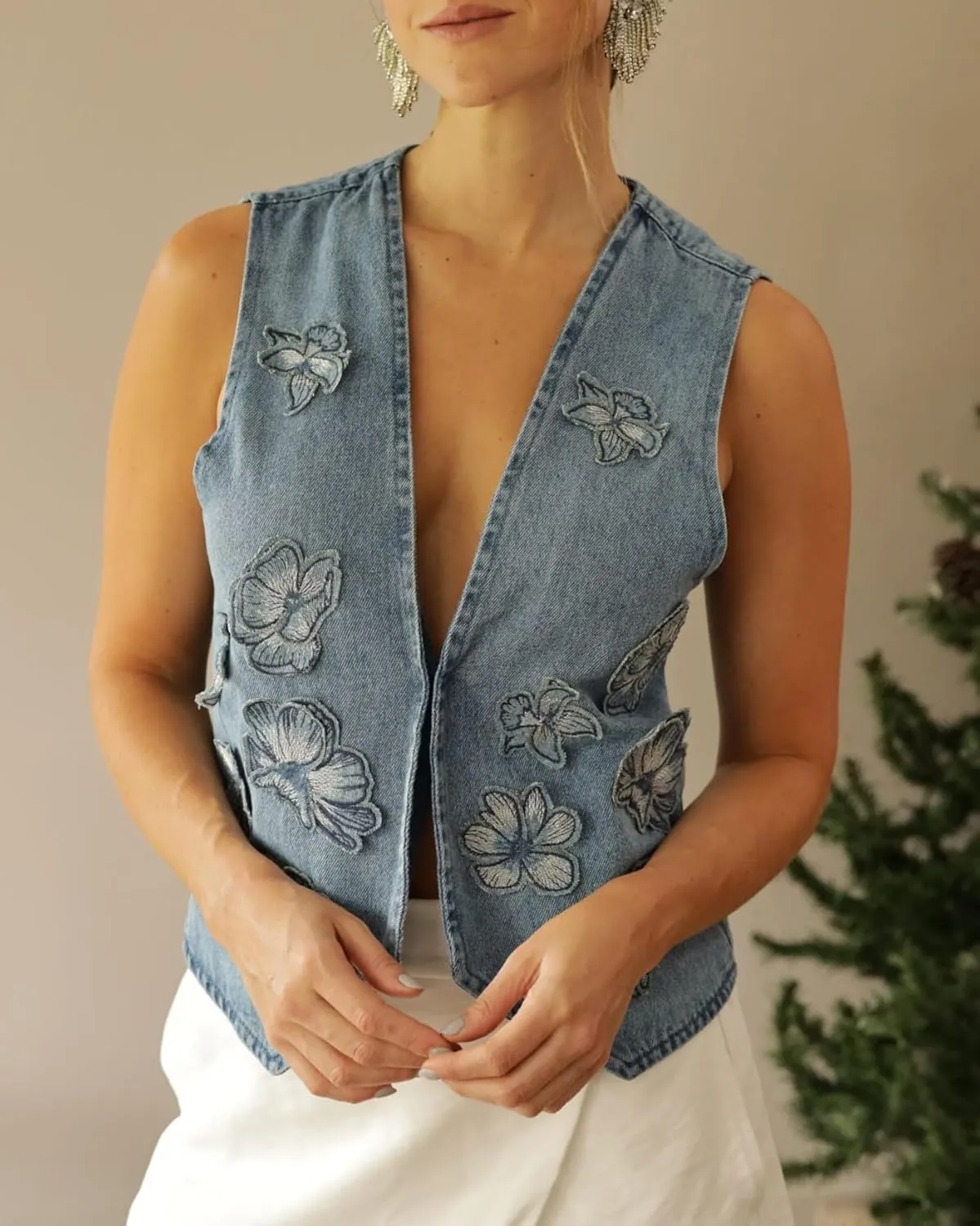 SCOFEEL Women's Denim Vest Top Embroidery Button Down V Neck Slim Fitted Jean Vest Summer Casual Sleeveless Jacket