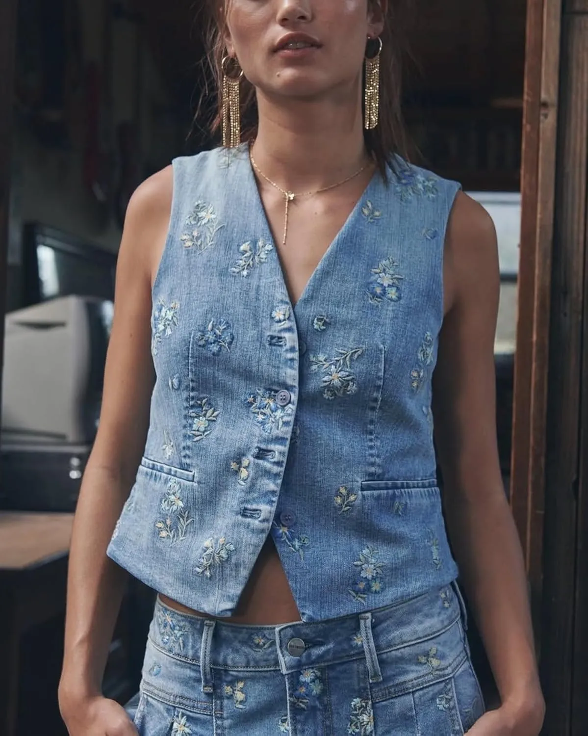 SCOFEEL Women's Denim Vest Top Embroidery Button Down V Neck Slim Fitted Jean Vest Summer Casual Sleeveless Jacket