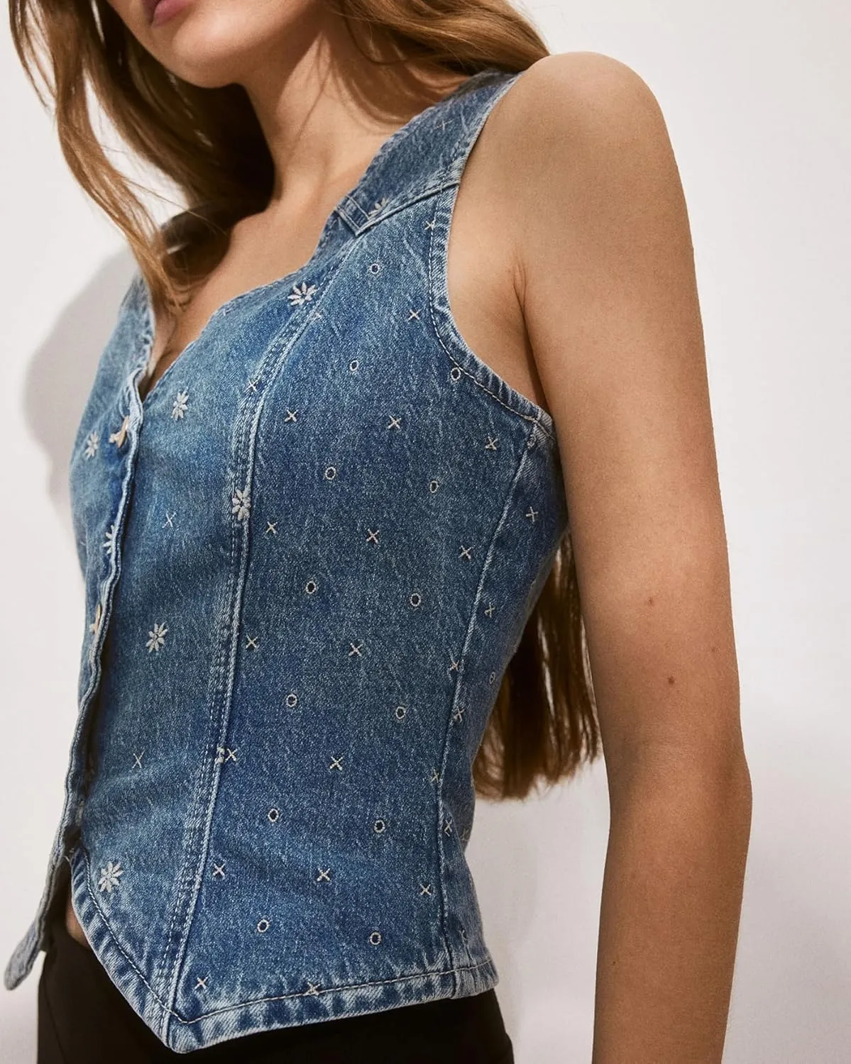 SCOFEEL Women's Denim Vest Top Embroidery Button Down V Neck Slim Fitted Jean Vest Summer Casual Sleeveless Jacket